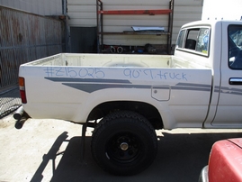 1990 TOYOTA TRUCK WHITE 2.4L MT 4WD Z15025